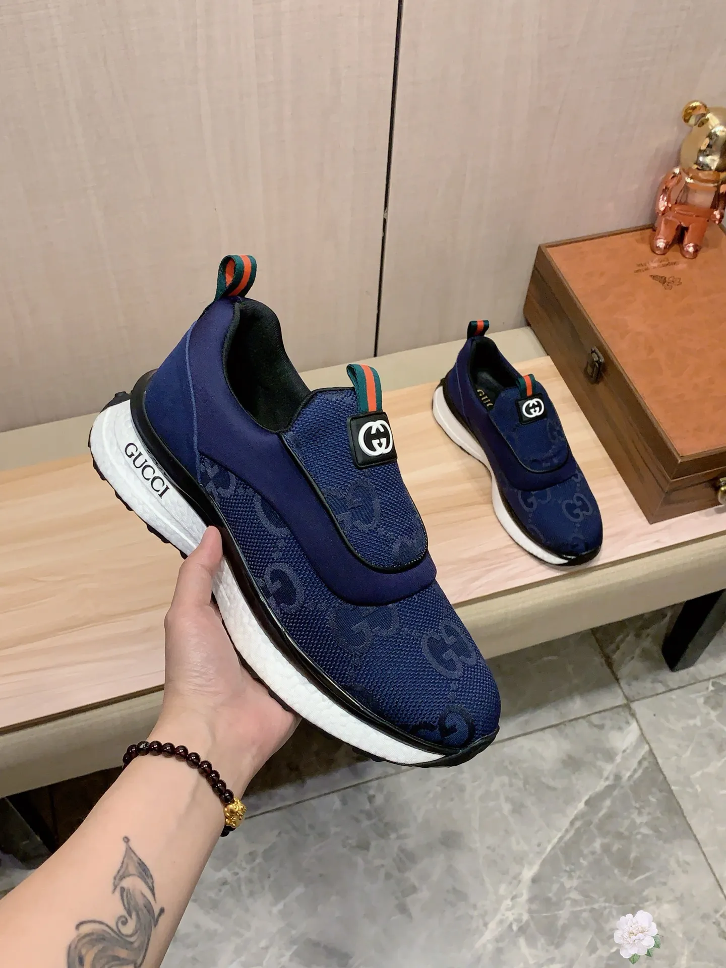 Men's men's shoes💰460💰💰🎩🎩[Lightning][Lightning] "Gucci*" The latest • popular casual shoes, top brand [seduce] luxury ~ purchasing agency, top ~ quality. [Strong] The upper is made of imported breathable cowhide with woven material ➕ breathable sheepskin feet (•) and fine workmanship. The original stylish and stylish soft rubber wear-resistant and non-slip outsole is light and comfortable on the feet. The real thing looks better when photographed. 004: Size: 38-44, 3️⃣ colors selected